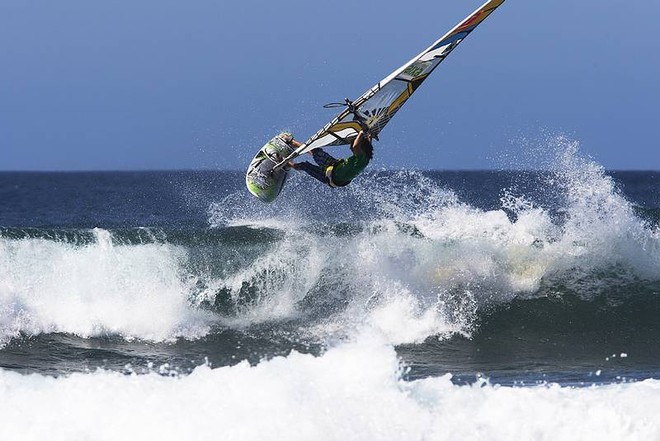 Mussolini air - PWA Cabo Verde ©  John Carter / PWA http://www.pwaworldtour.com